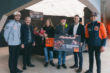 KTM Motohall - Γιόρτασε τους πρώτους 50.000 επισκέπτες