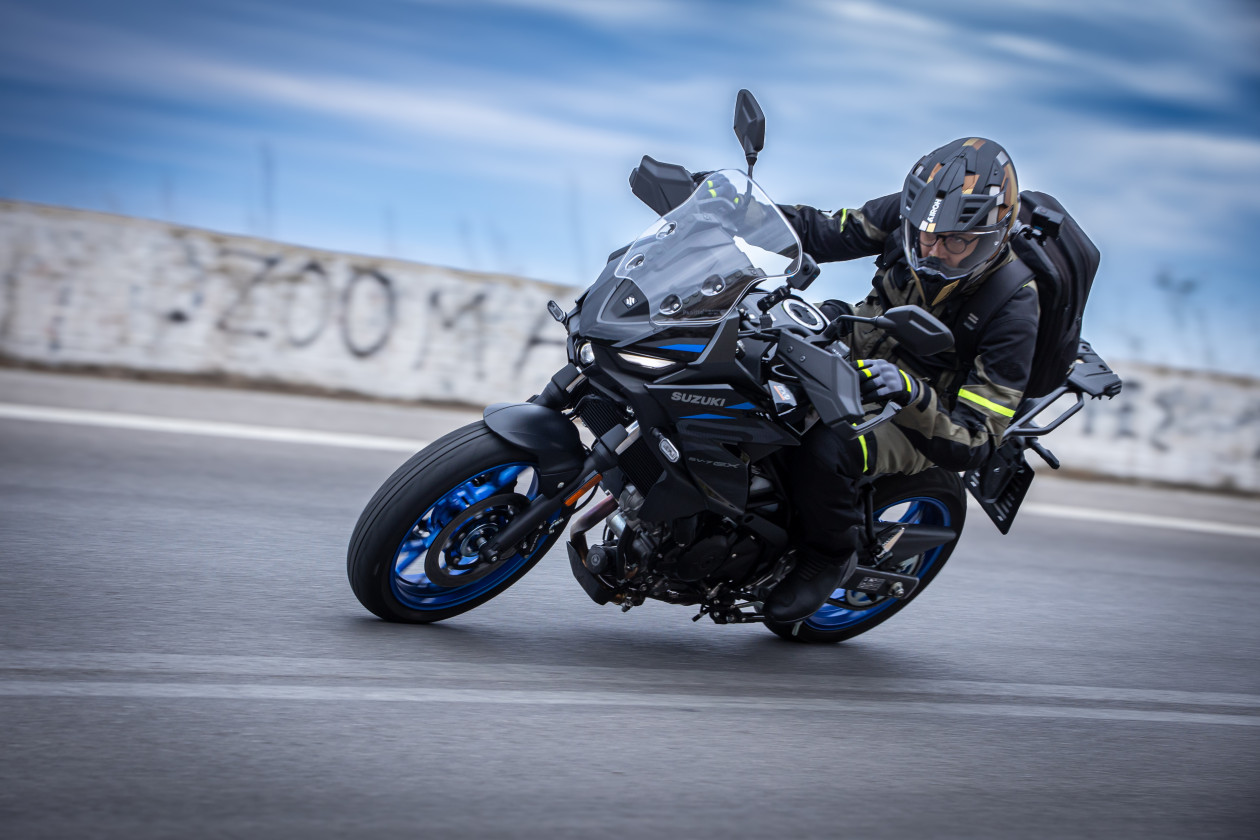 Test – Suzuki SV-7GX – Πρώτη σύντομη δοκιμή στην Ελλάδα