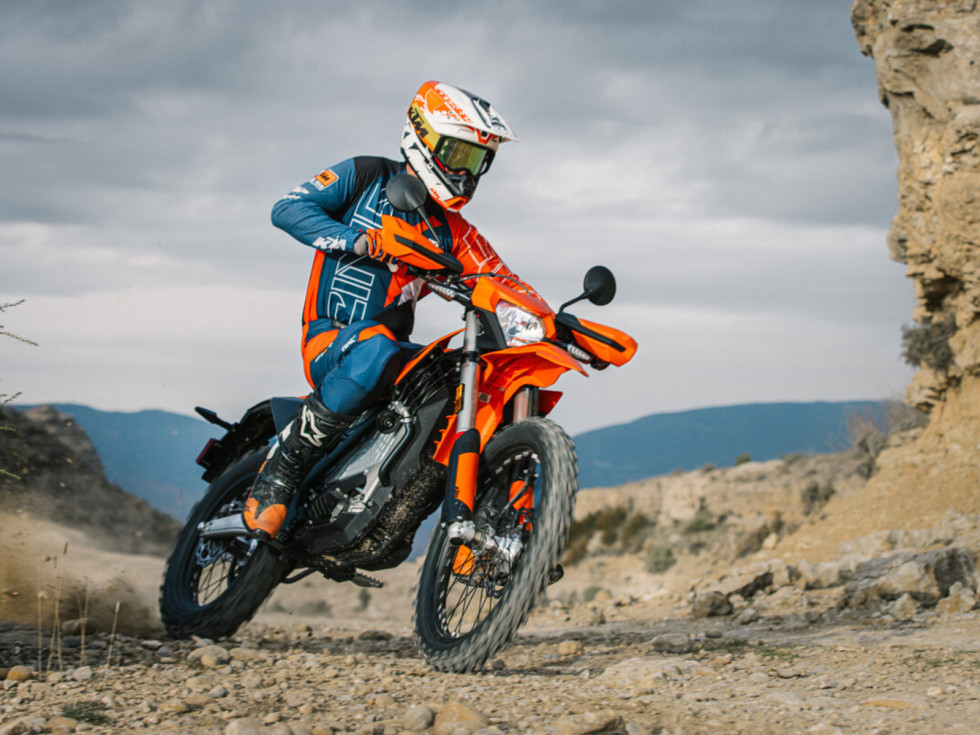 KTM FREERIDE E 2027 - Πλήρως ανανεωμένο, βάζει το enduro... στη "πρίζα"