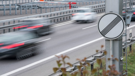 Φόβοι για όρια ταχύτητας παντού στις Autobahn, αντιδρά η γερμανική αυτοκινητοβιομηχανία