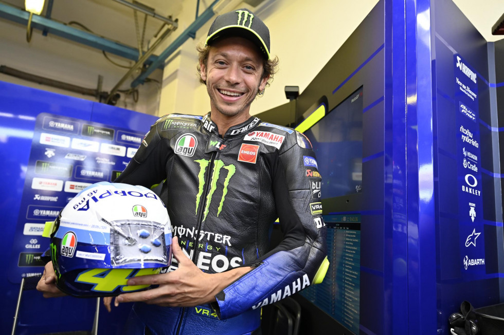 Valentino Rossi - Στιλ και αυτοσαρκασμός με το special κράνος του για το Misano