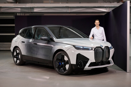 BMW iX Flow - Το πρώτο αυτοκίνητο που αλλάζει χρώμα με ηλεκτροφορητική τεχνολογία!