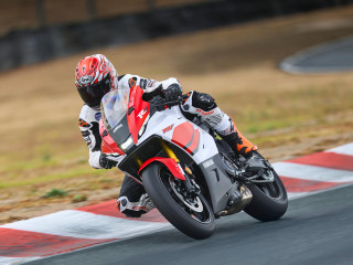 EICMA 2025 - Yamaha R7 2026