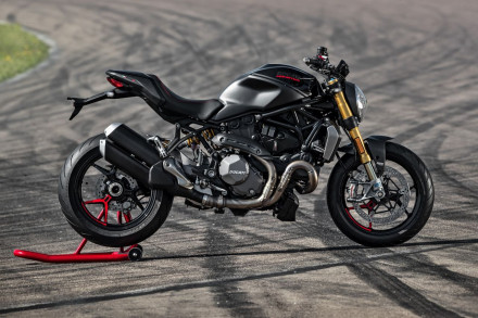 Ducati Monster 1200 S Black on Black