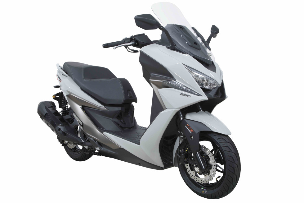 KYMCO X-Town ST 250 - Νέο maxi scooter με επίπεδο πάτωμα - παρουσίαση και τιμή