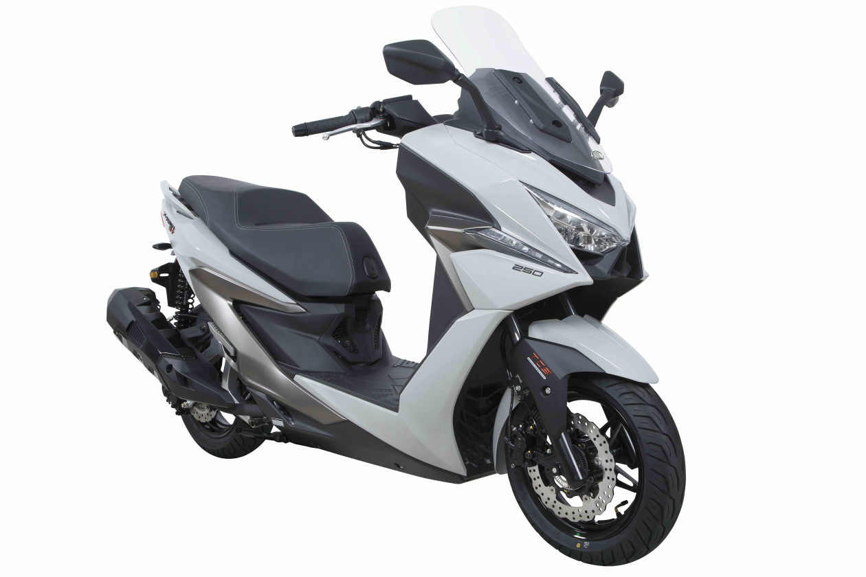 KYMCO X-Town ST 250 - Νέο maxi scooter με επίπεδο πάτωμα - παρουσίαση και τιμή