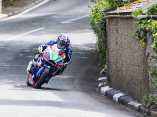 Isle of Man TT - Αποχαιρετά τα Supertwins και περνά στα Sportbikes