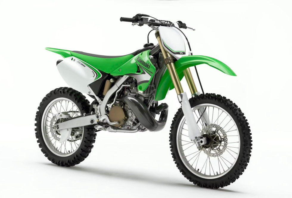 H Kawasaki ετοιμάζει επιστροφή στα δίχρονα με ΚΧ300