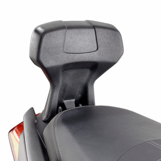 Givi – Πλάτη συνεπιβάτη για Yamaha XMAX 300 (2017)