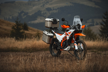 KTM 390 Adventure X και R 2025 – Αυτές είναι οι τιμές τους