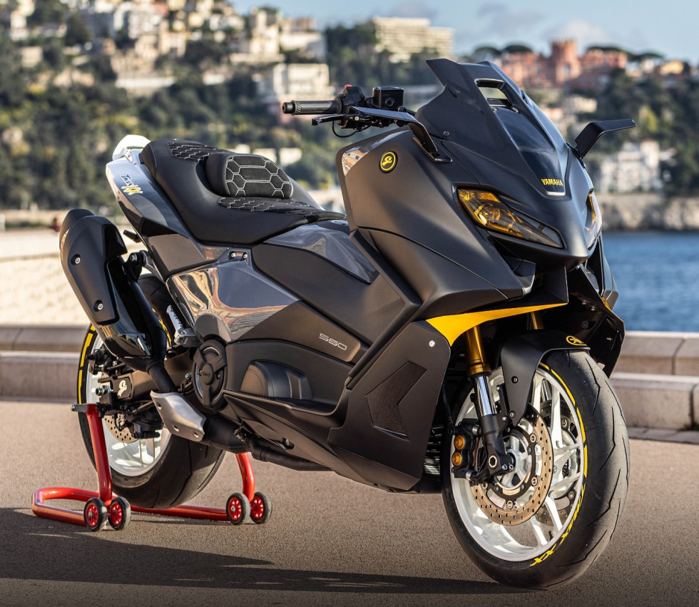 Yamaha TMAX XX - Ένα και μοναδικό με 17άρες ζάντες