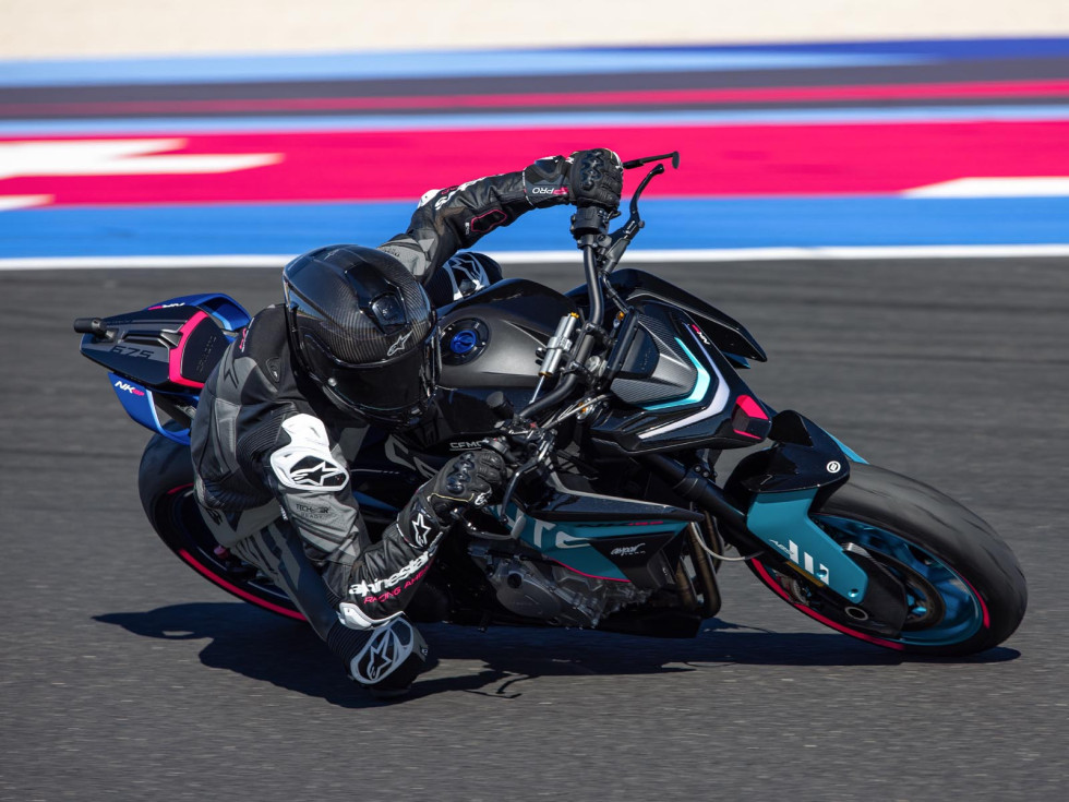 EICMA 2025 - CFMOTO 675NK GP Concept