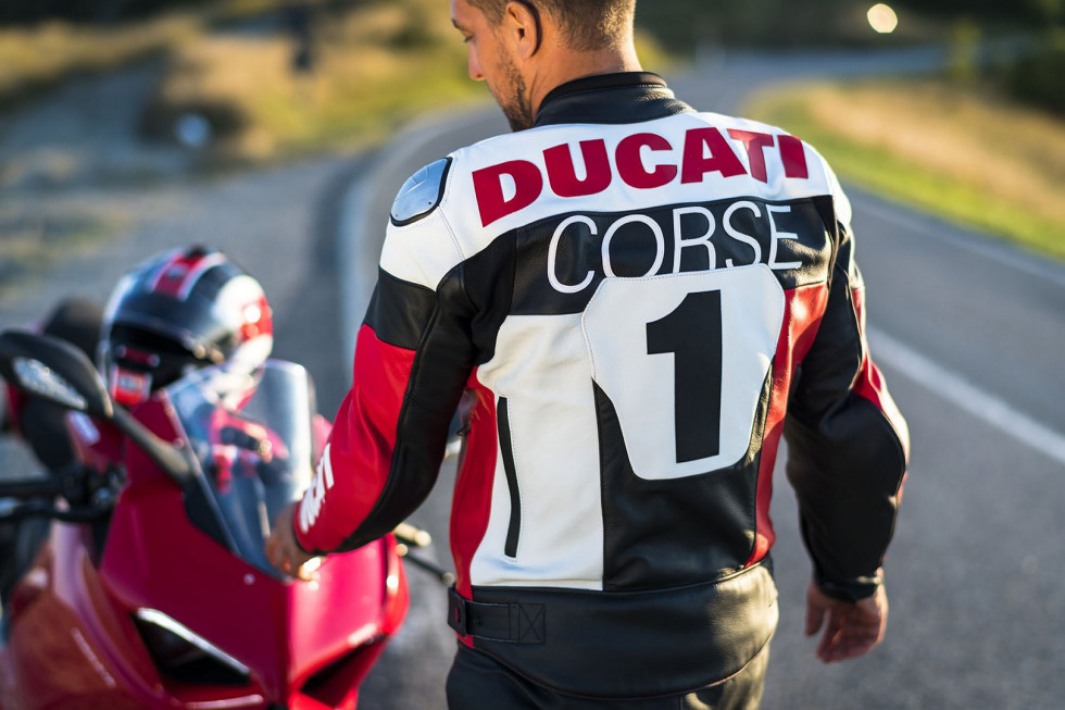 Η Ducati παρουσιάζει τη συλλογή “Ducati Apparel” του 2021