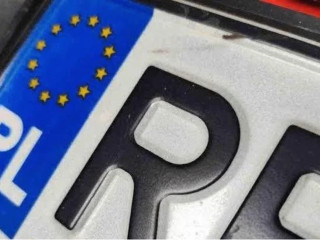 Ξένες πινακίδες - Το φαινόμενο που εξαπλώνεται στην Ευρώπη και οι κίνδυνοι
