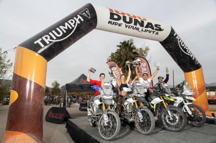 Triumph – Ο Iván Cervantes κυριαρχεί στο 1000 Dunas Raid στο Μαρόκο με την Tiger 900 Rally Pro