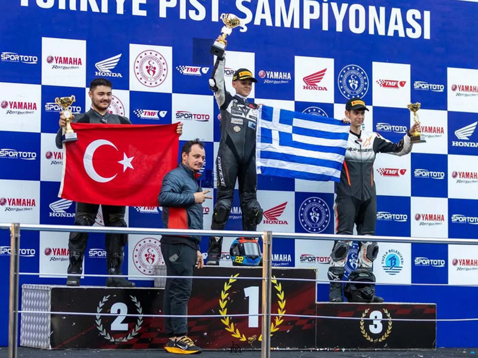Αντώνης Βεντούρας - Δύο στα δύο για τον 13χρονο αναβάτη με ρεκόρ, πρωτιές και ελληνική σημαία στο Istanbul Park