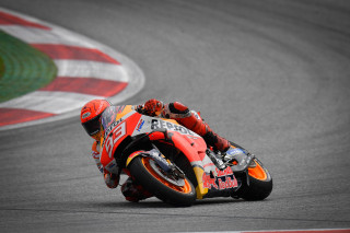 MotoGP Silverstone ΕΔ1: Πρώτος ο Marc Marquez με μια πτώση 270χλμ/ώρα!