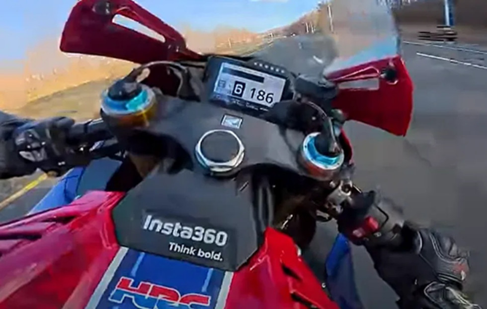 Συνελήφθη γνωστός moto-influencer για... τον λόγο που πιθανώς φαντάζεστε