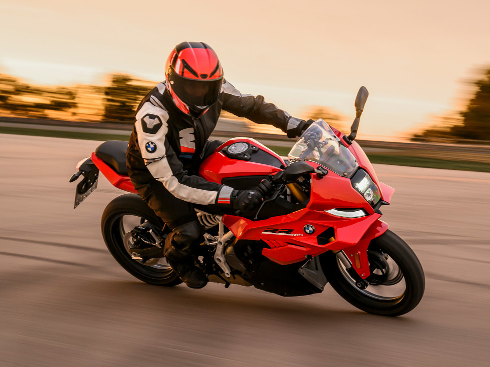 BMW F 450 RR 2027 - Εισαγωγή στα supersport α λα γερμανικά