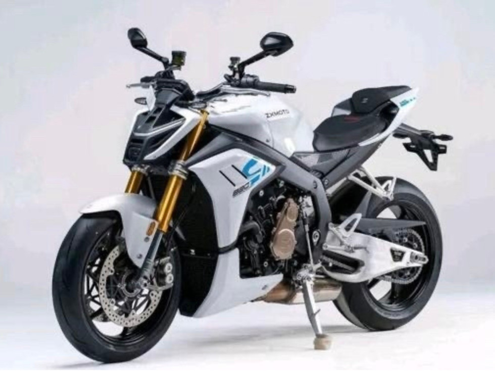 ZXMOTO 820R - Νέα street μοτοσυκλέτα 135 ίππων με τρικύλινδρο κινητήρα