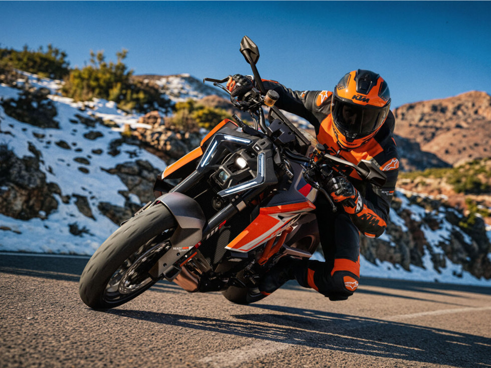 KTM 1390 Super Duke RR 2026 - Για πορτοκαλί... ακρότητες εντός και εκτός πίστας