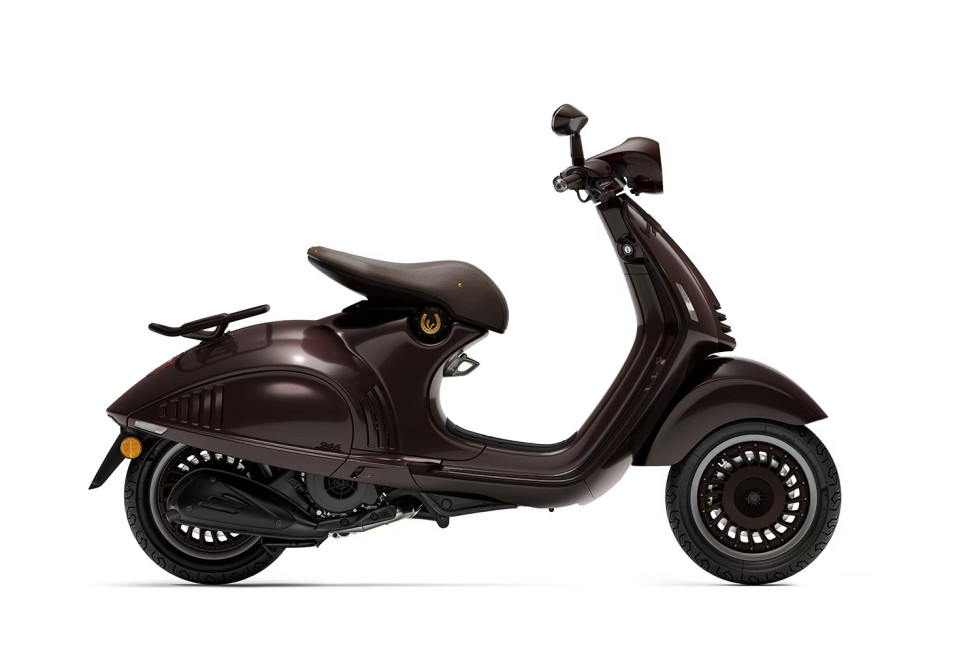 Vespa 946 Horse 2026 - Τιμώντας τη Χρονιά του Αλόγου