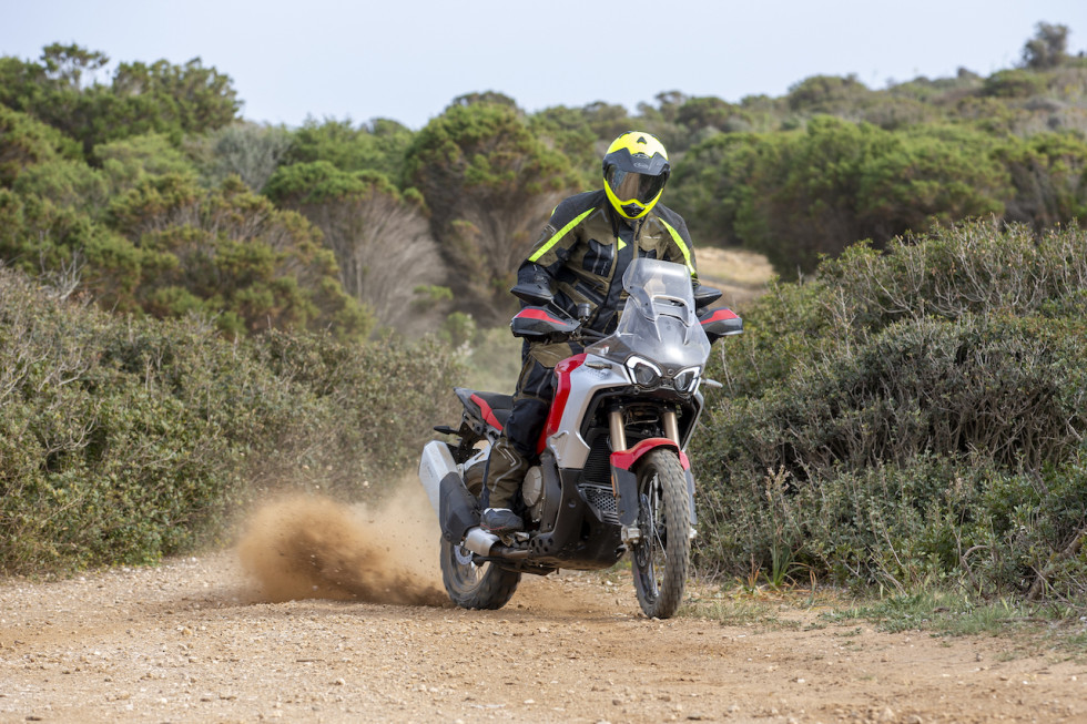Test – MV Agusta Enduro Veloce 2024 – Αποστολή στην Σαρδηνία
