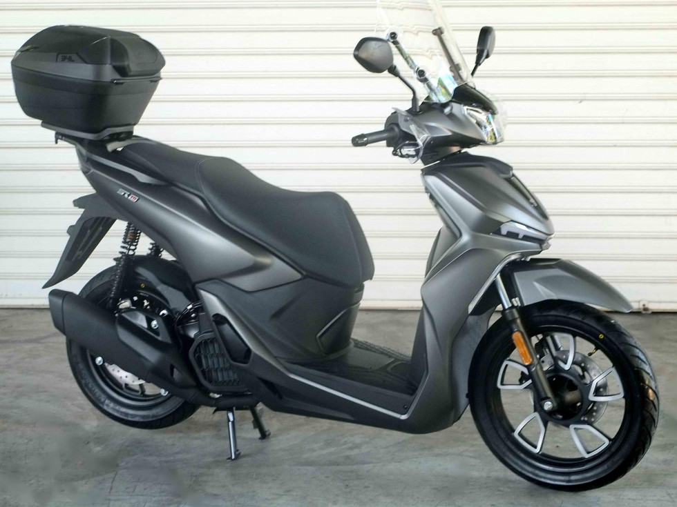 Voge SR1 &amp; SR16 125 - Φθινοπωρινή προσφορά που σε κάνει να... χαμογελάς