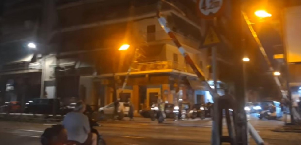 Παραλίγο τραγωδία στα Σεπόλια – Δεν κατέβηκαν οι μπάρες της σιδηροδρομικής διάβασης