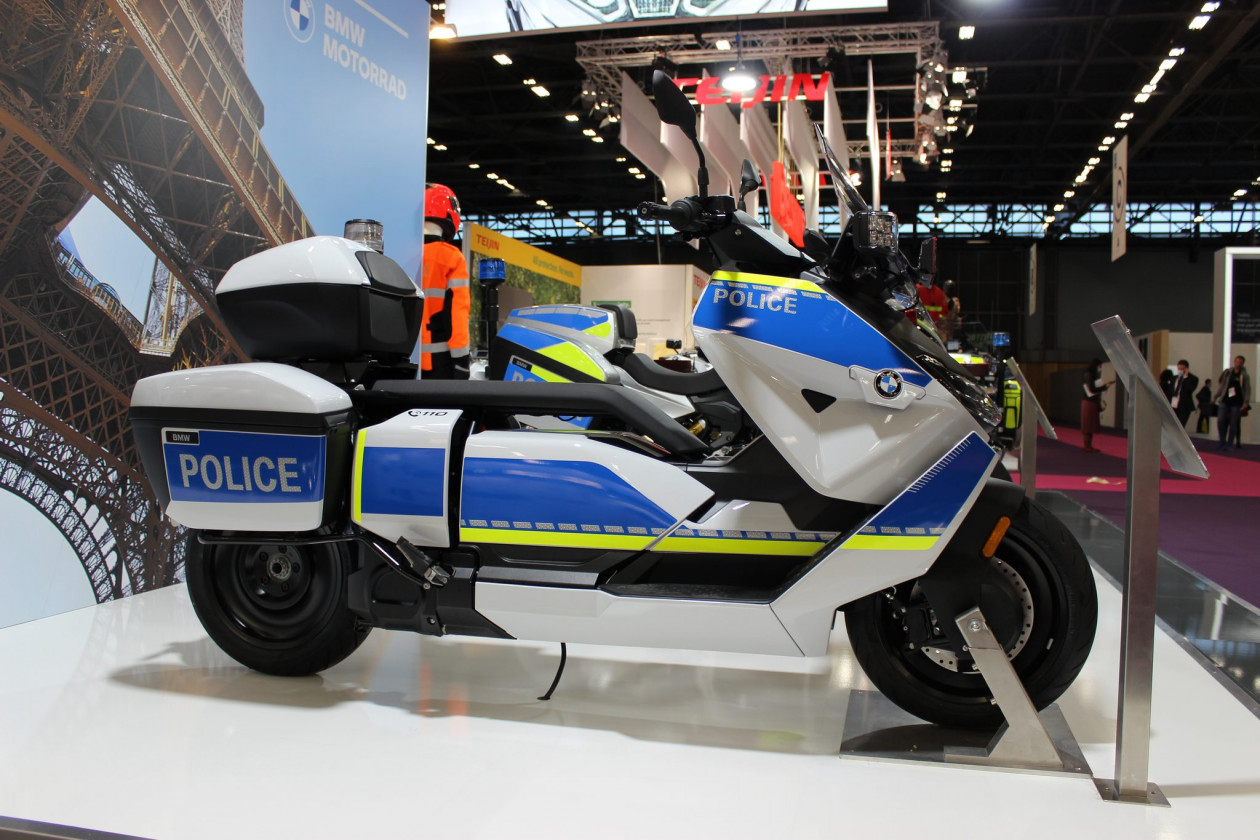 H BMW Motorrad στην έκθεση MilPol 2021 - Αστυνομικά CE 04 &amp; F 900 XR
