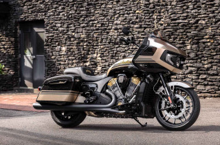 Jack Daniel's Limited Edition Indian Challenger Dark Horse 2022