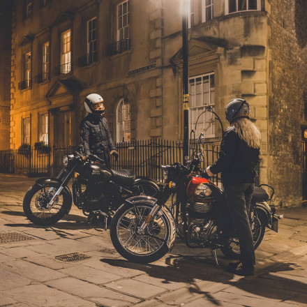 Τα φιλόδοξα σχέδια της Royal Enfield για τη μικρή και μεσαία κατηγορία